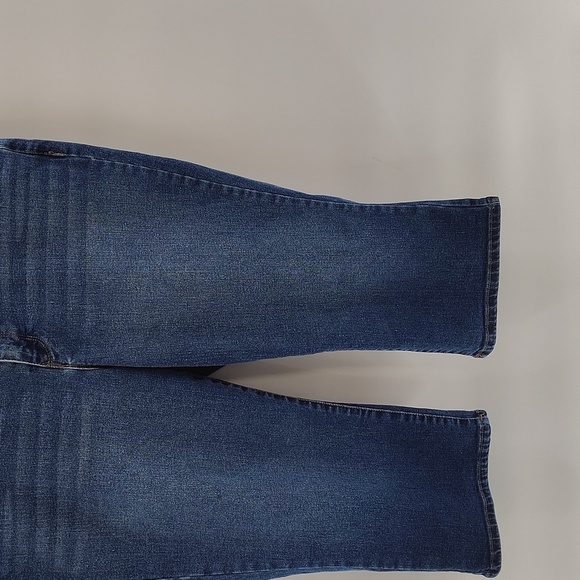 D. Jeans Crop Denim Mid To High Rise Stretch Cropped size 18W - Picture 3 of 8